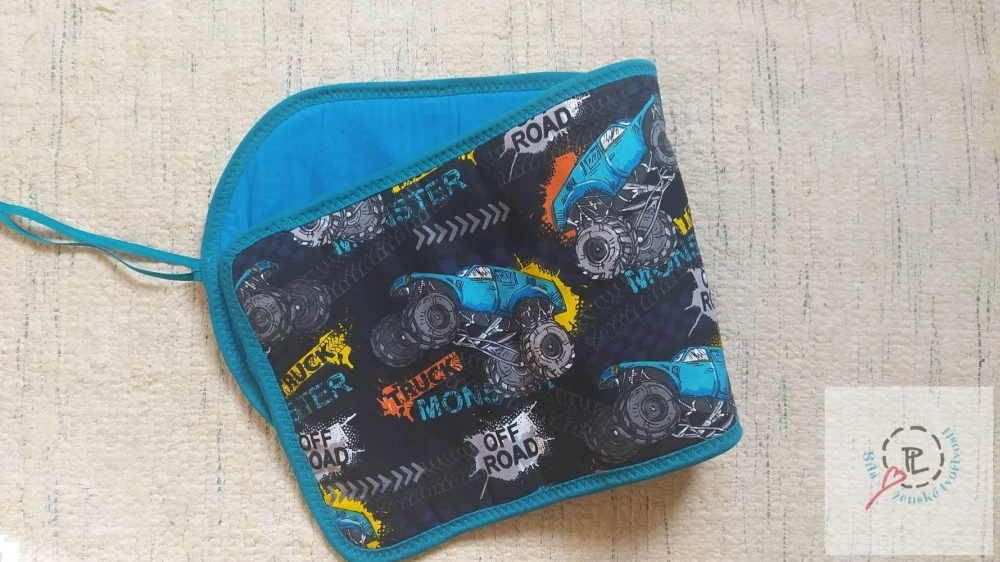 Waldorfský penál na bločky a voskovky TRUCKS