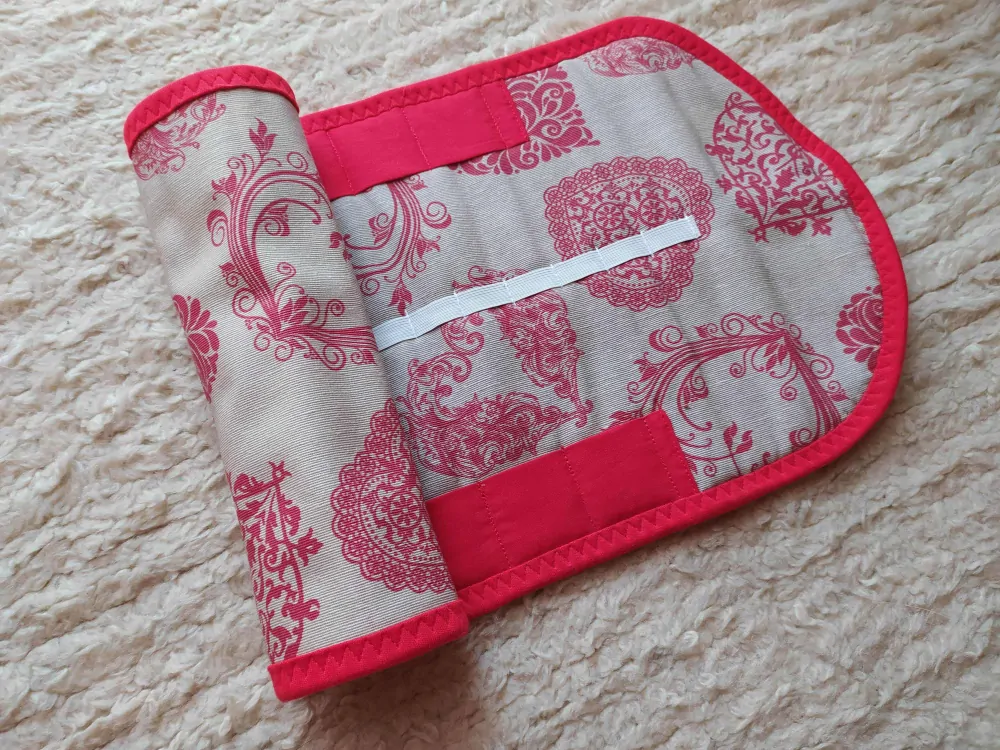 Penál na bločky a pastely SRDÍČKA NA BÉŽOVÉ