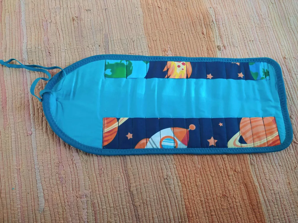 Penál na bločky a pastely VESMÍR