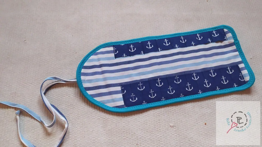 Penál na bločky a pastely KOTVY tkanička