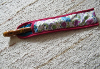 Pouzdro na flétnu kytičky