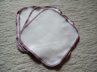 Jemné ubrousky na zadeček > varianta 12 ks > 22x22 cm